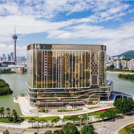 Yoho Resorts World Hotel