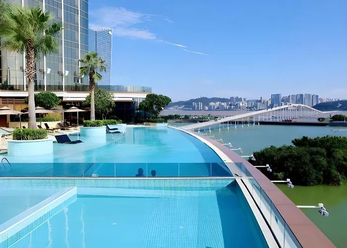 Yoho World Hotel 5*