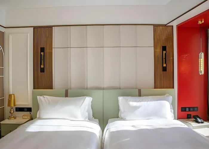 Hotel Yoho World