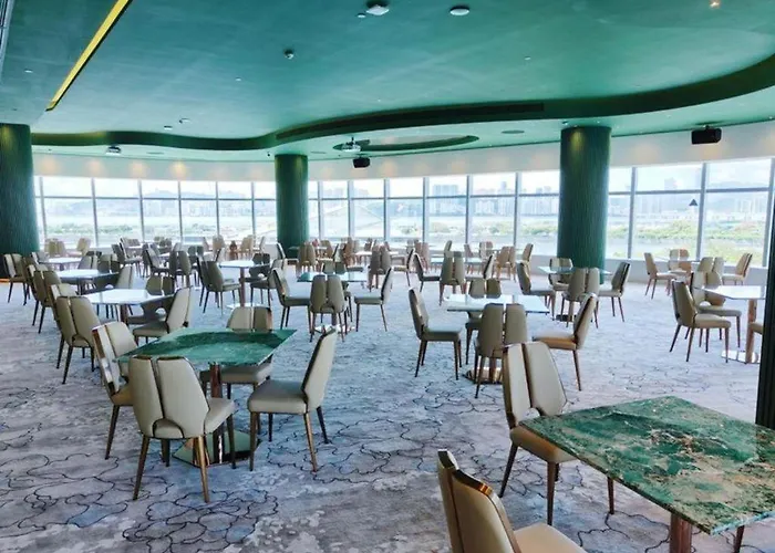Yoho World Hotel 5*