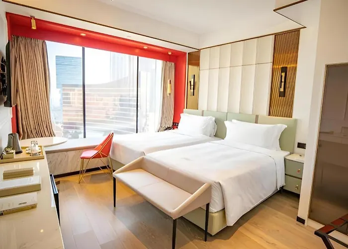 Yoho World Hotel
