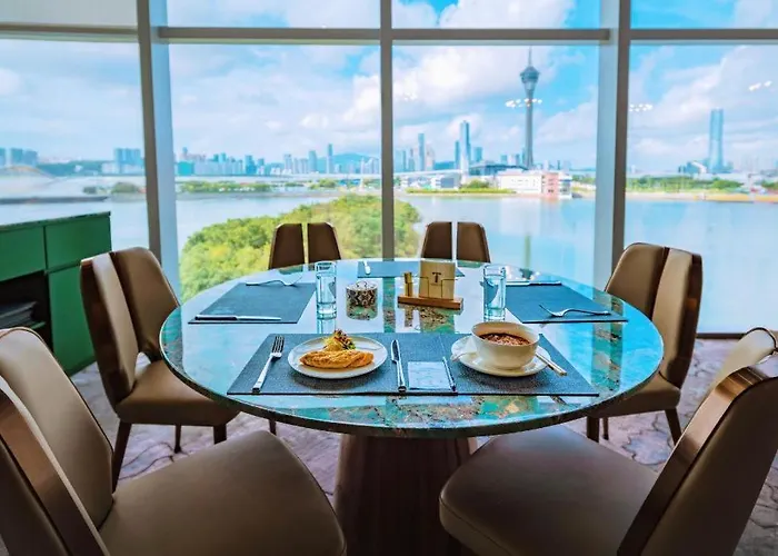 Yoho World Hotel 5*